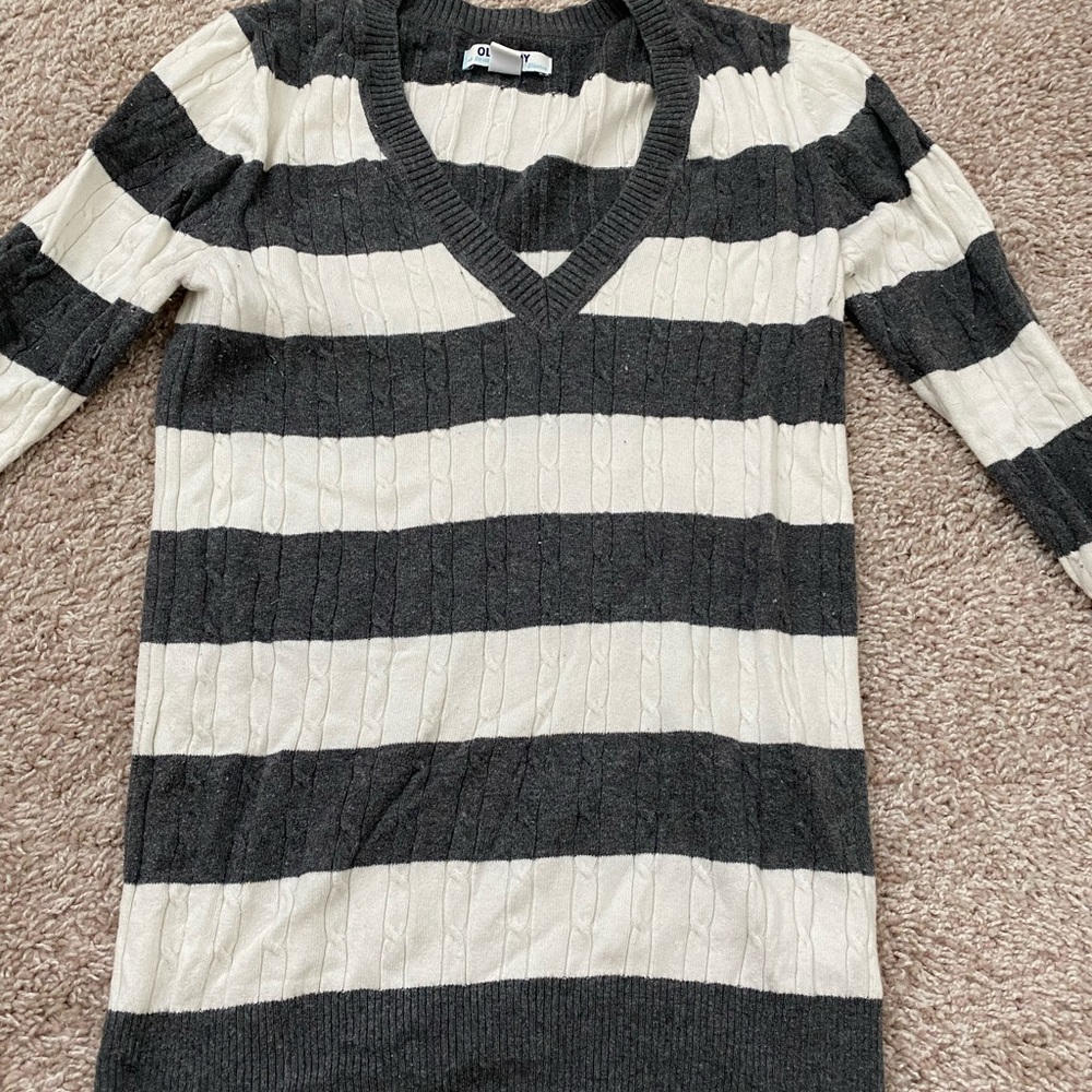 Old Navy striped ivory and gray v neck sweater